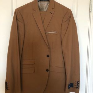 Paisley & Gray Light Brown Suit